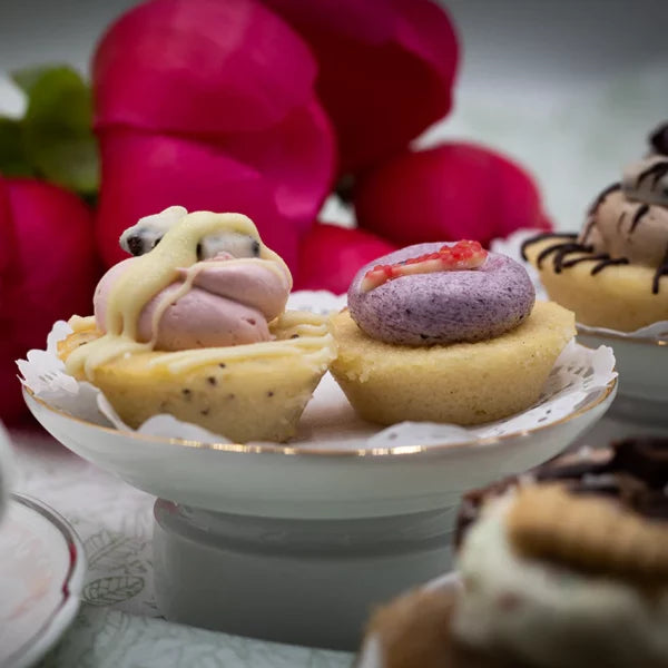 Mini-Cupcakes-Buffet bei einer sommerlichen Grillparty